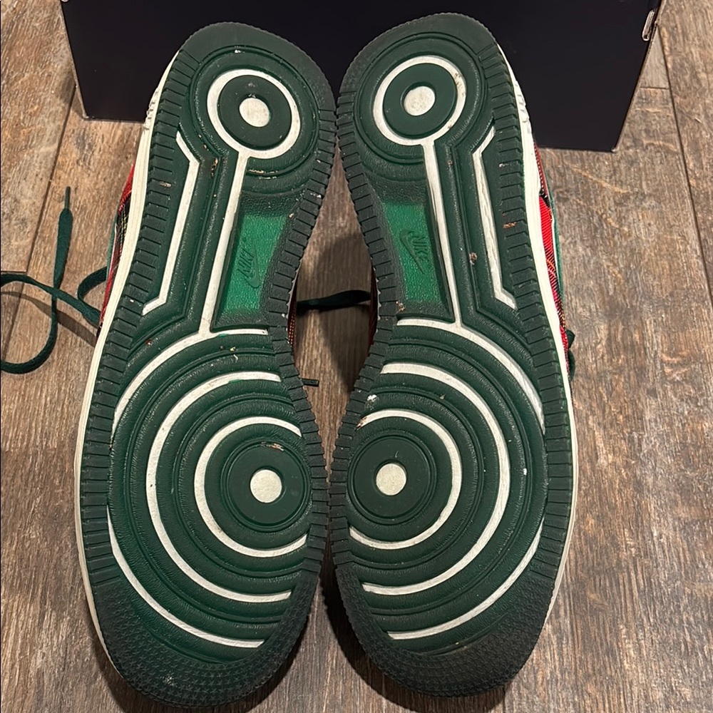 Nike Men's Red and Green Plaid Sneakers - Picture 3 of 4